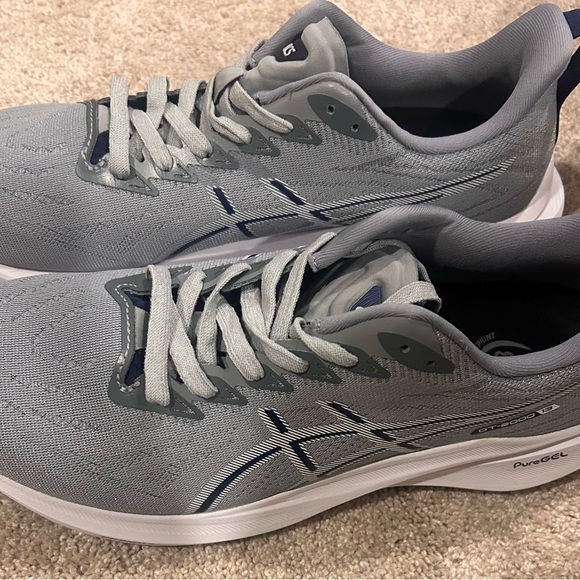 Asics Men’s Light Gray Athletic Tennis Shoes Sz. 10 NWT/ New in Box - Picture 8 of 8